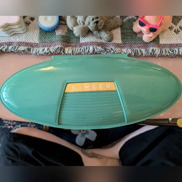 1960s Singer Buttonholer - Picture 9 of 11